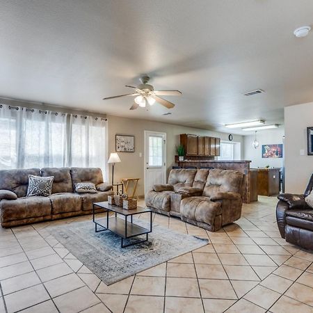 Entire House - Literally Across The Street From Sea World San Antonio Extérieur photo