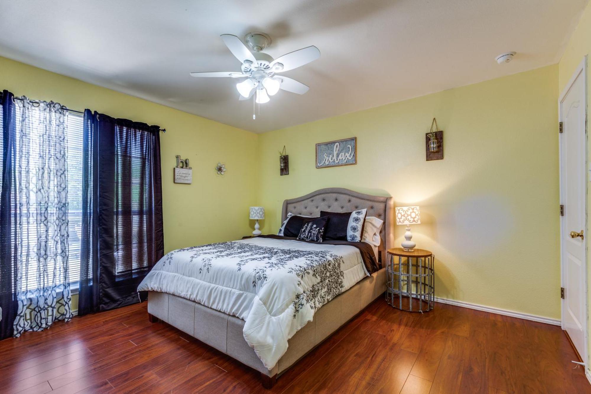 Entire House - Literally Across The Street From Sea World San Antonio Extérieur photo