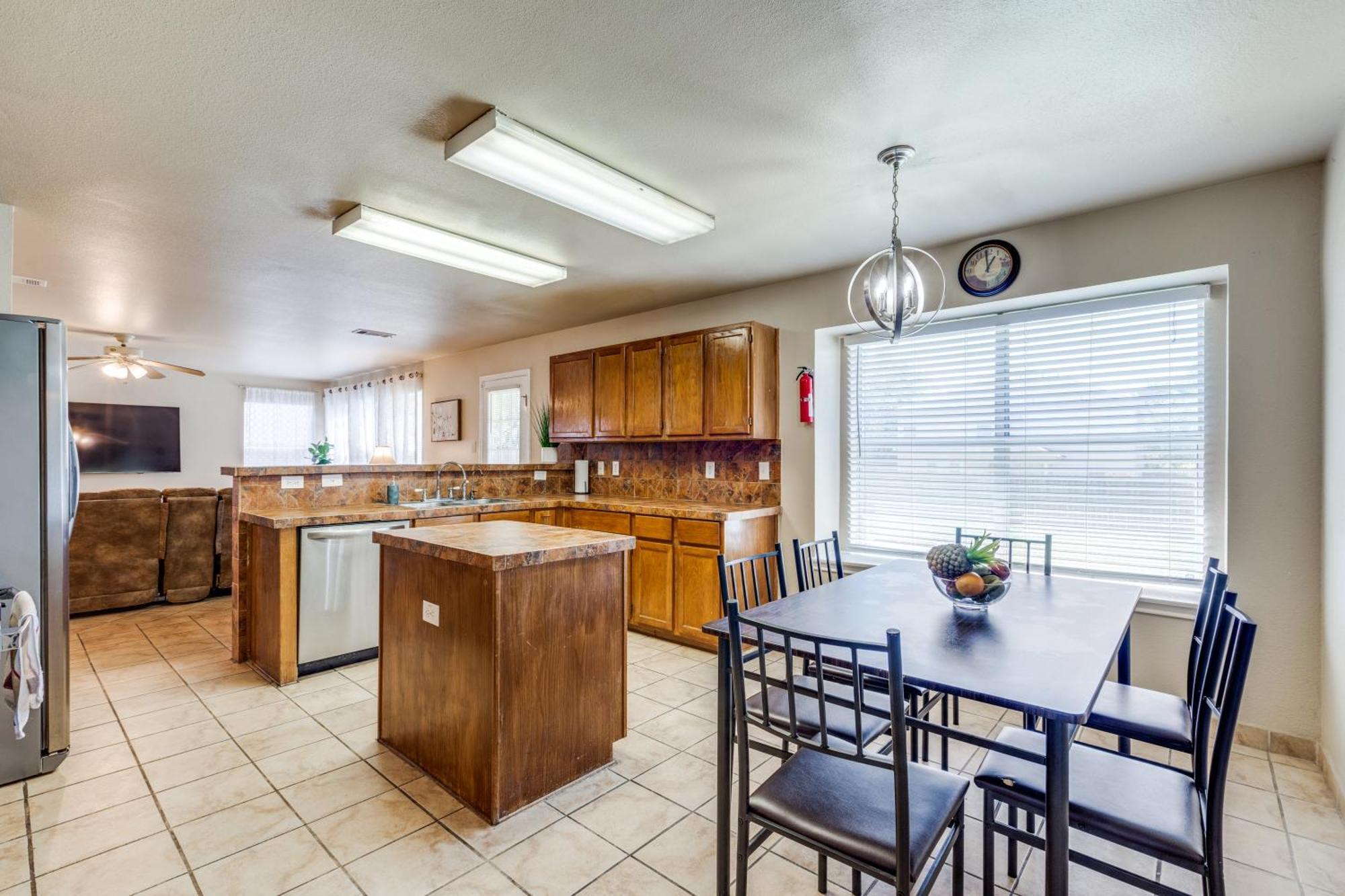 Entire House - Literally Across The Street From Sea World San Antonio Extérieur photo